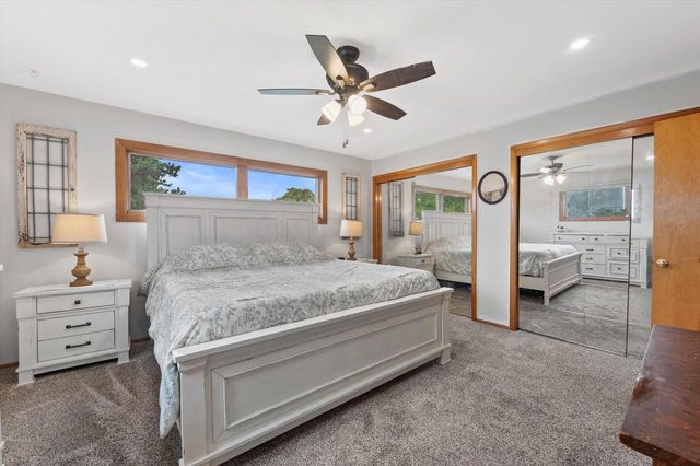 N68W29926 Hartling ROAD, Hartland, WI 53029
