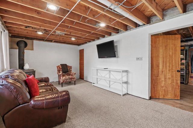 N68W29926 Hartling ROAD, Hartland, WI 53029
