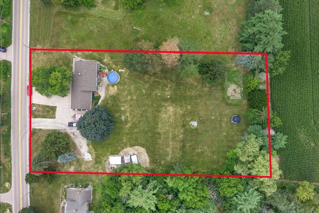 N68W29926 Hartling ROAD, Hartland, WI 53029