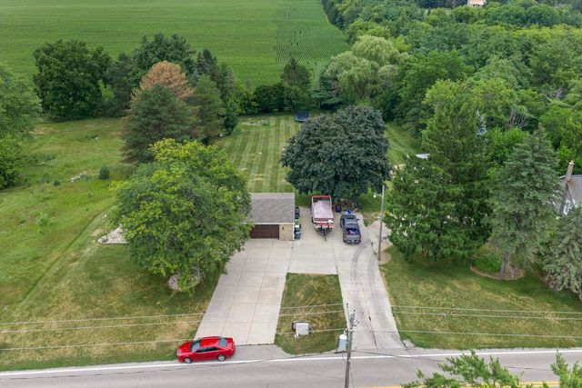 N68W29926 Hartling ROAD, Hartland, WI 53029