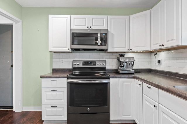 N68W29926 Hartling ROAD, Hartland, WI 53029