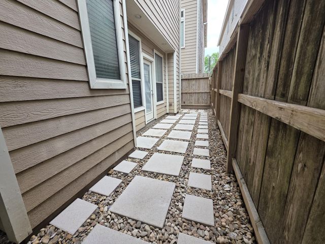 5210 Petty Street C, Houston, TX 77007