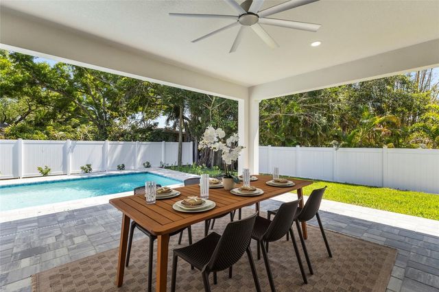 217 S SHADE AVENUE, Sarasota, FL 34237