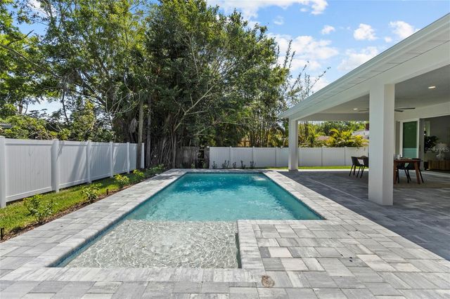 217 S SHADE AVENUE, Sarasota, FL 34237