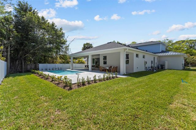 217 S SHADE AVENUE, Sarasota, FL 34237