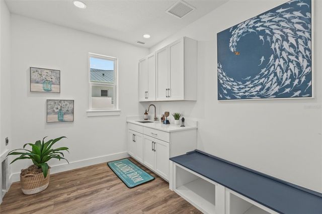 217 S SHADE AVENUE, Sarasota, FL 34237