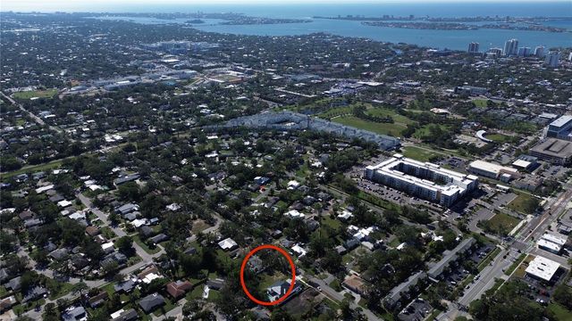 217 S SHADE AVENUE, Sarasota, FL 34237