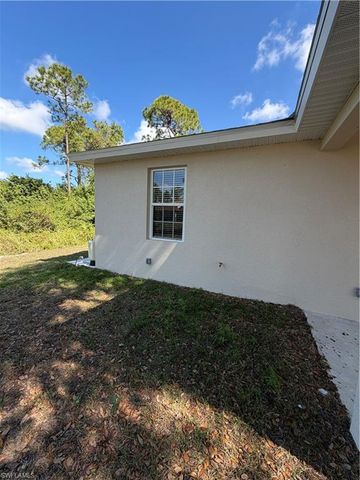 4717 28th ST SW, Lehigh Acres, FL 33973