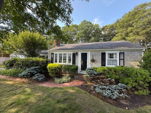 15 Maushops Path, Yarmouth, MA 02673
