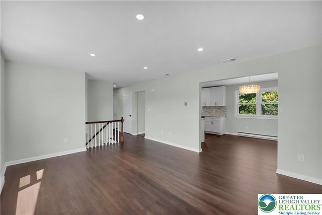 1925 Maria Lane, South Whitehall Twp, PA 18104