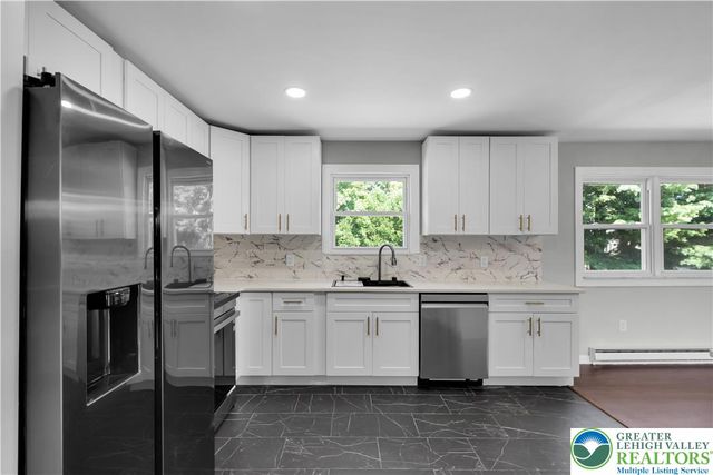 1925 Maria Lane, South Whitehall Twp, PA 18104