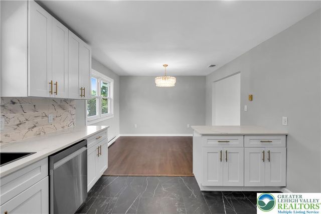 1925 Maria Lane, South Whitehall Twp, PA 18104