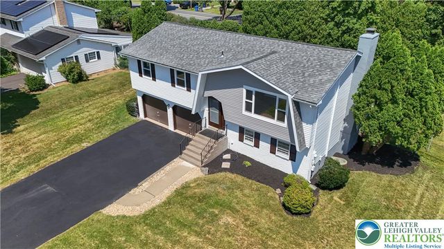 1925 Maria Lane, South Whitehall Twp, PA 18104