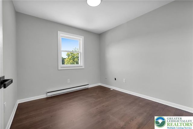 1925 Maria Lane, South Whitehall Twp, PA 18104