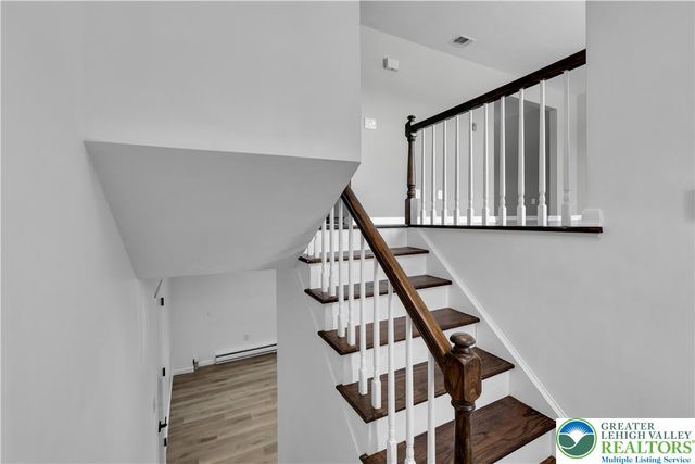 1925 Maria Lane, South Whitehall Twp, PA 18104