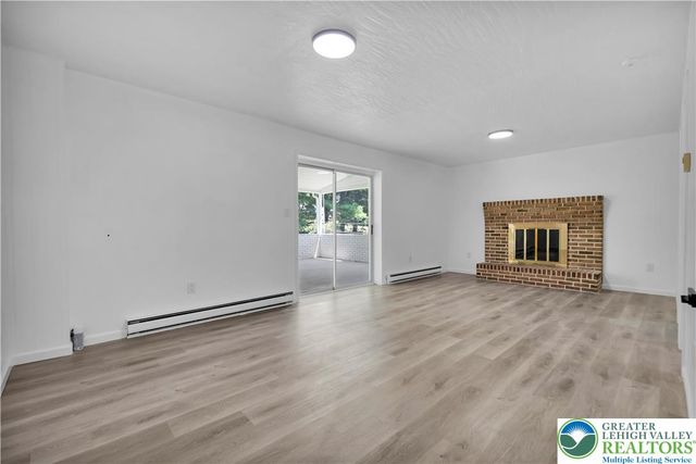 1925 Maria Lane, South Whitehall Twp, PA 18104