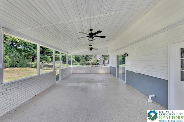 1925 Maria Lane, South Whitehall Twp, PA 18104