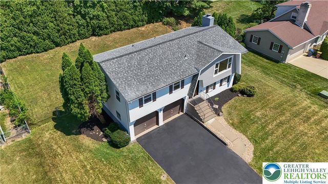 1925 Maria Lane, South Whitehall Twp, PA 18104