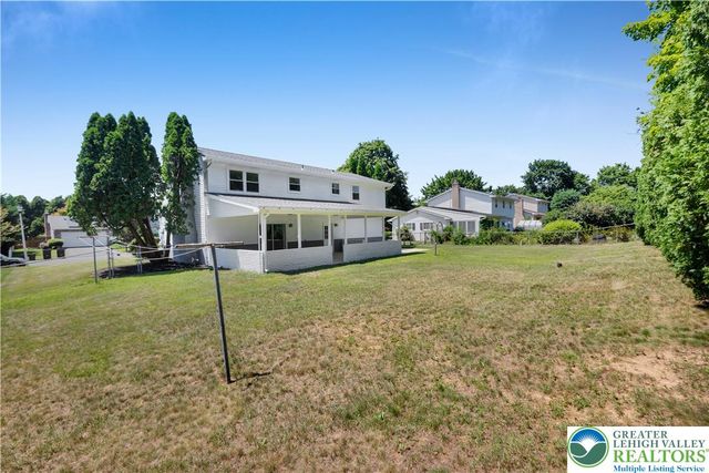 1925 Maria Lane, South Whitehall Twp, PA 18104