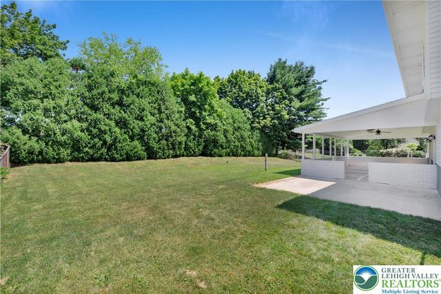 1925 Maria Lane, South Whitehall Twp, PA 18104