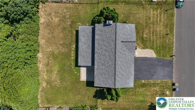 1925 Maria Lane, South Whitehall Twp, PA 18104