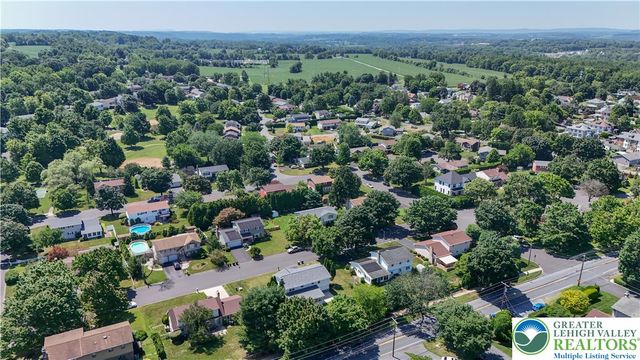 1925 Maria Lane, South Whitehall Twp, PA 18104