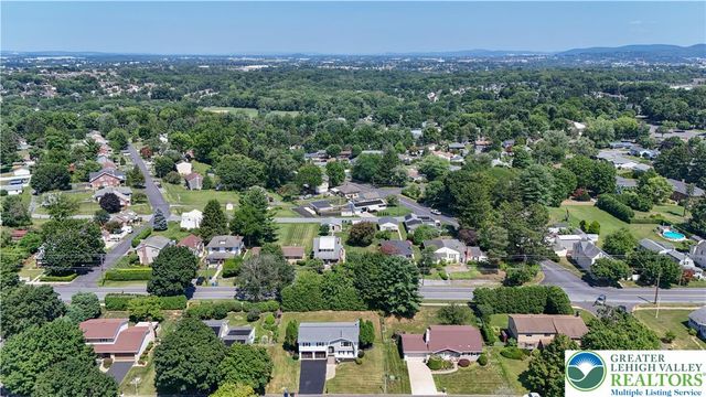 1925 Maria Lane, South Whitehall Twp, PA 18104