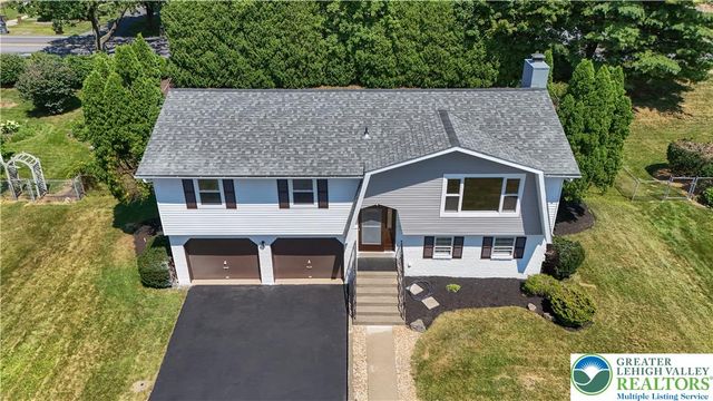 1925 Maria Lane, South Whitehall Twp, PA 18104