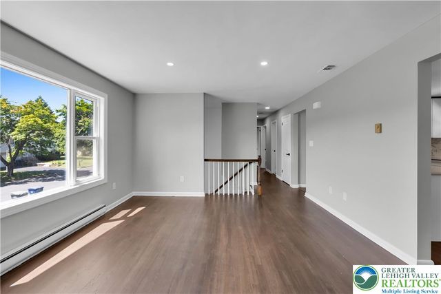 1925 Maria Lane, South Whitehall Twp, PA 18104