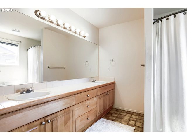 5478 J St, Washougal, WA 98671