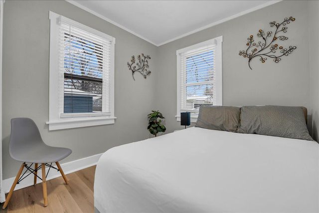 382 W Hayes Avenue, Hazel Park, MI 48030