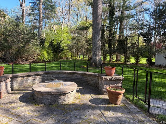20 Oak Tree Drive, Smithtown, NY 11787