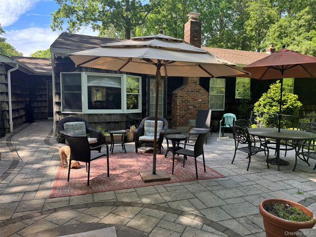 20 Oak Tree Drive, Smithtown, NY 11787
