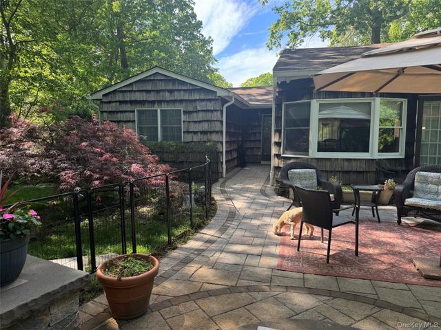 20 Oak Tree Drive, Smithtown, NY 11787