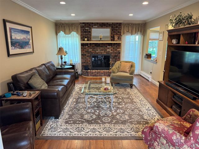 20 Oak Tree Drive, Smithtown, NY 11787
