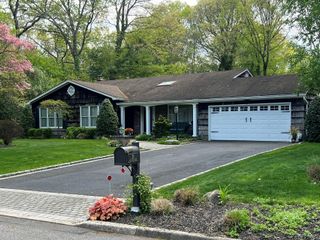20 Oak Tree Drive, Smithtown, NY 11787
