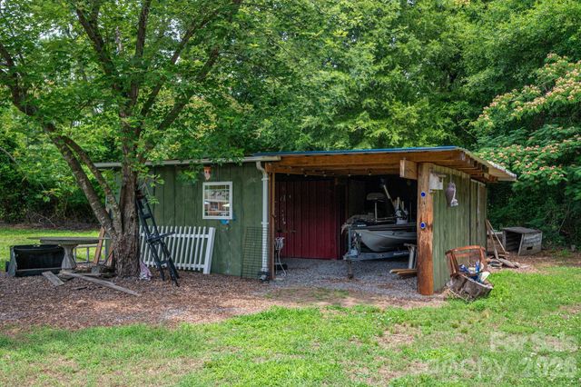 403 W Old Post Road, Cherryville, NC 28021
