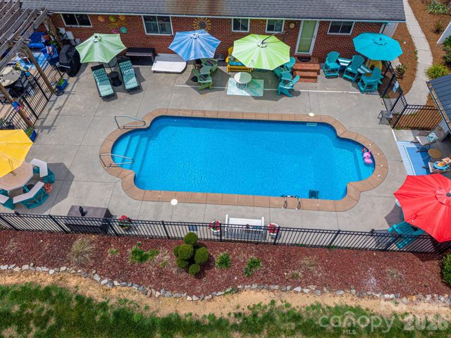 403 W Old Post Road, Cherryville, NC 28021
