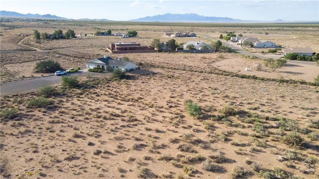 7950 E Saddleback Place, Kingman, AZ 86401