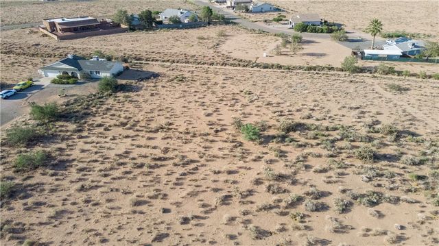 7950 E Saddleback Place, Kingman, AZ 86401