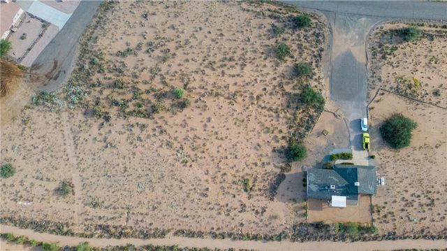 7950 E Saddleback Place, Kingman, AZ 86401