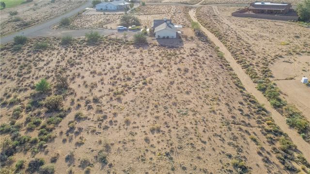 7950 E Saddleback Place, Kingman, AZ 86401