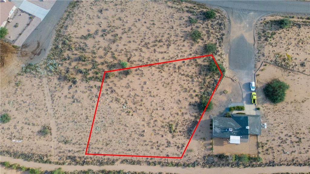 7950 E Saddleback Place, Kingman, AZ 86401