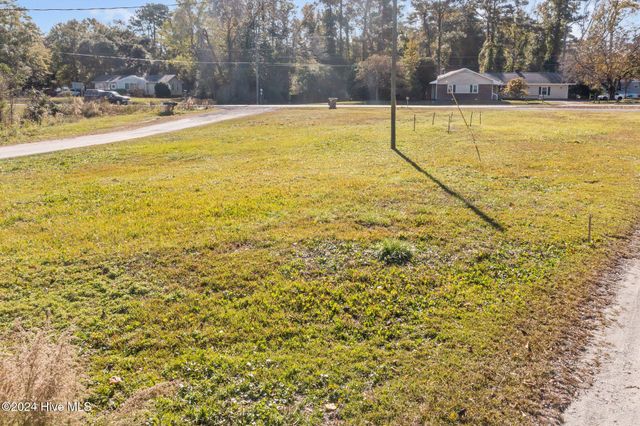 1852 Burgaw Highway, Jacksonville, NC 28540