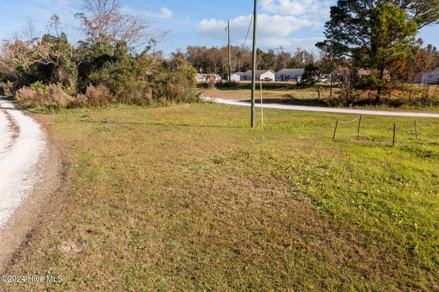 1852 Burgaw Highway, Jacksonville, NC 28540
