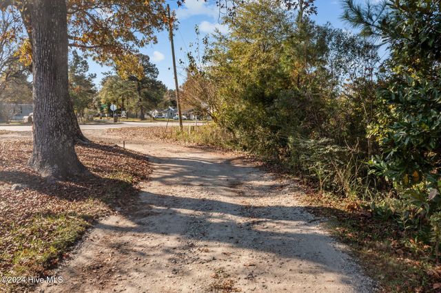 1852 Burgaw Highway, Jacksonville, NC 28540