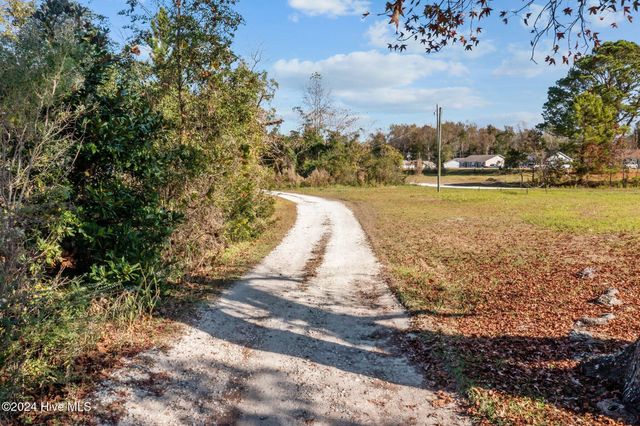 1852 Burgaw Highway, Jacksonville, NC 28540