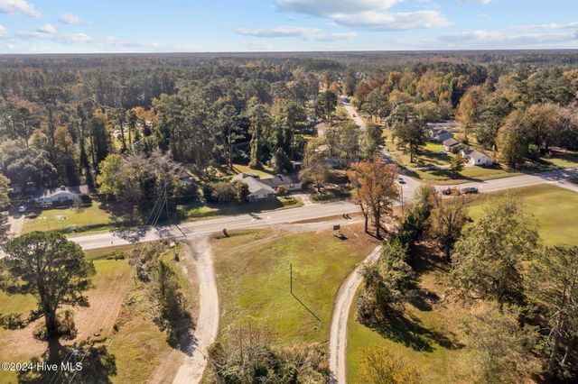 1852 Burgaw Highway, Jacksonville, NC 28540