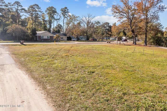 1852 Burgaw Highway, Jacksonville, NC 28540