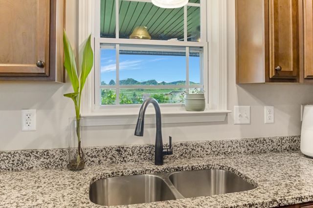 222 R C Thompson Road, Chesnee, SC 29323